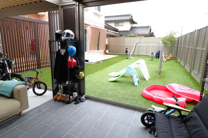 出雲市 外構リフォーム バイクや趣味用品を収納したガレージ