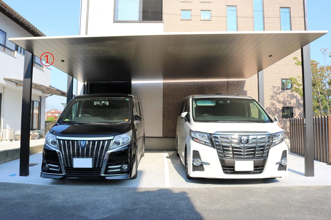 「出雲市で施工したカーポートのある駐車スペース